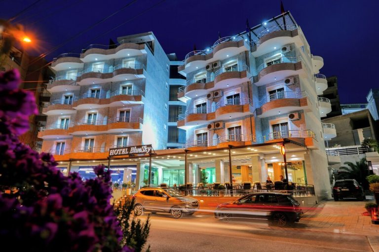 Volo + Hotel Catania - Riviera Albanese - Hotel Blue Sky da 160.77€