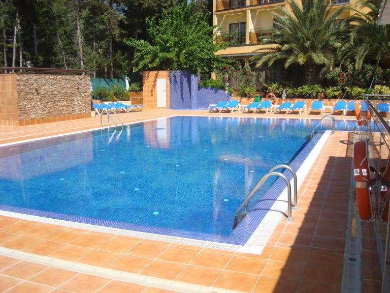 Volo + Hotel Catania - Roses - Hotel Univers da 737.56€