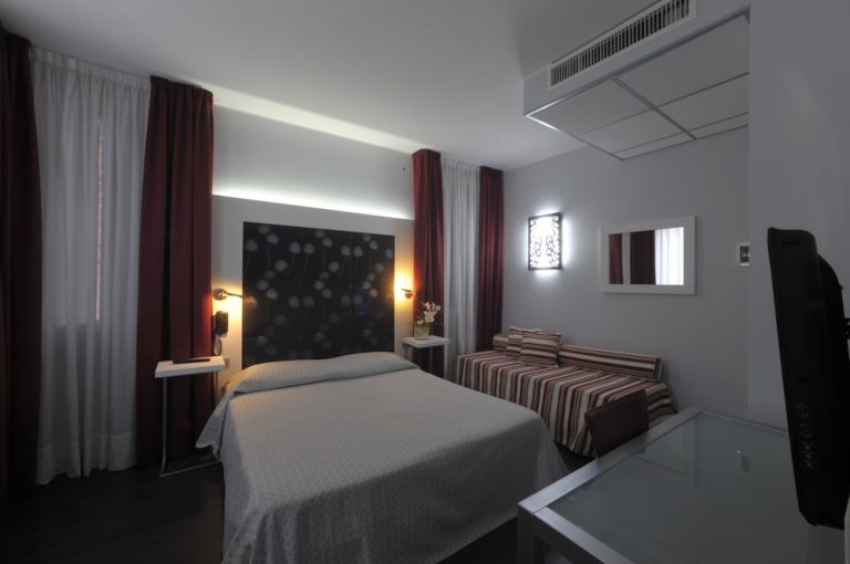 Volo + Hotel Catania - Venezia - Hotel Aaron da 110.98€