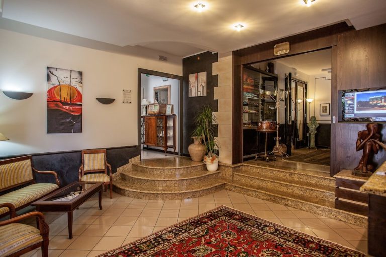 Volo + Hotel Cuneo - Bosa - Mannu Hotel da 449.43€