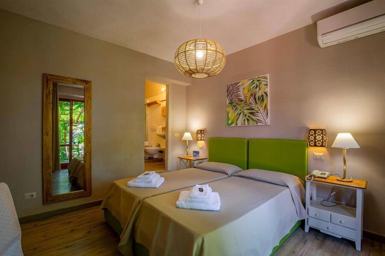 Volo + Hotel Napoli - Marciana Marina - Hotel Cernia Isola Botanica da 873.24€