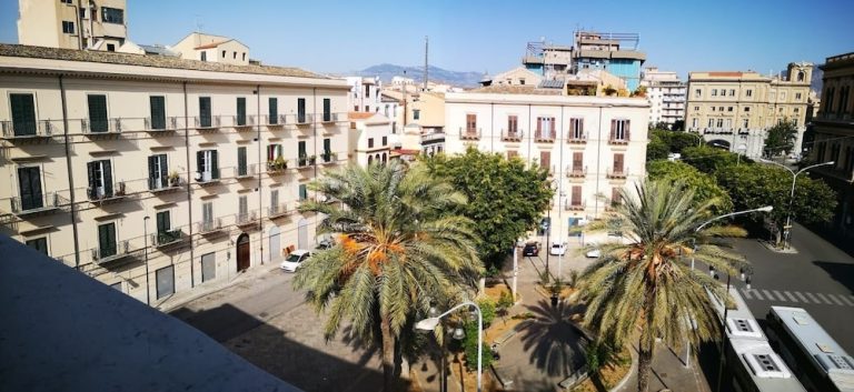 Volo + Hotel Genova - Palermo - 55 Aira Hotel da 176.79€