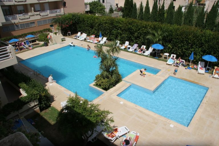 Volo + Hotel Milano - Alghero - Residence Buganvillea da 223.52€