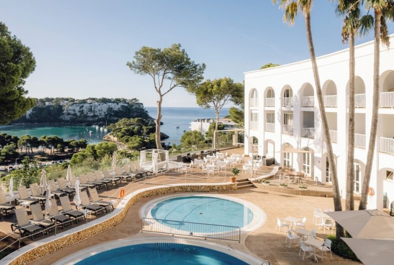 Volo + Hotel Milano - Cala Galdana - Comitas Floramar da 330.67€