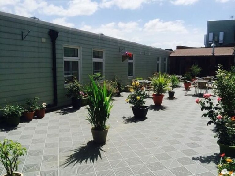 Volo + Hotel Milano - Colchester - Star Anglia Hotel City Center by OYO da 107.23€