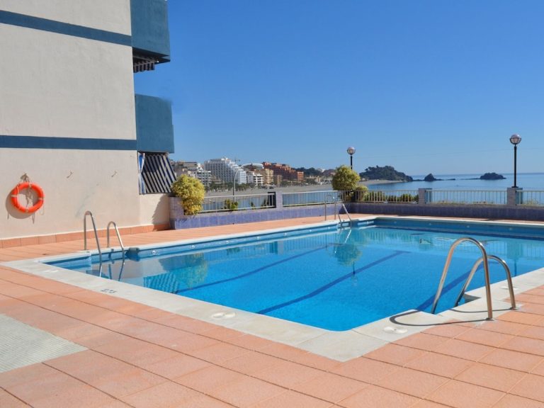 Volo + Hotel Milano - Costa Tropical, Spagna - Arrayanes Playa Almuñecar da 317.41€