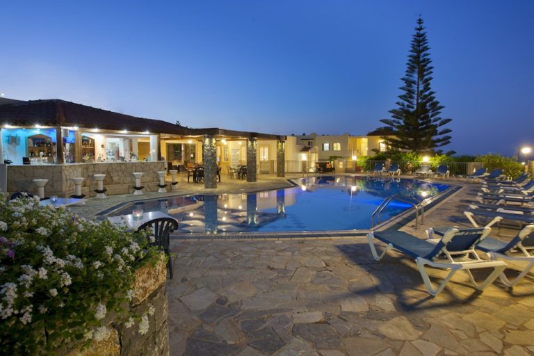 Volo + Hotel Milano - Creta Est -  Heraklion, Rethymno, Agios Nikolaos, Grecia - Villa Mare Monte ApartHotel da 87.09€