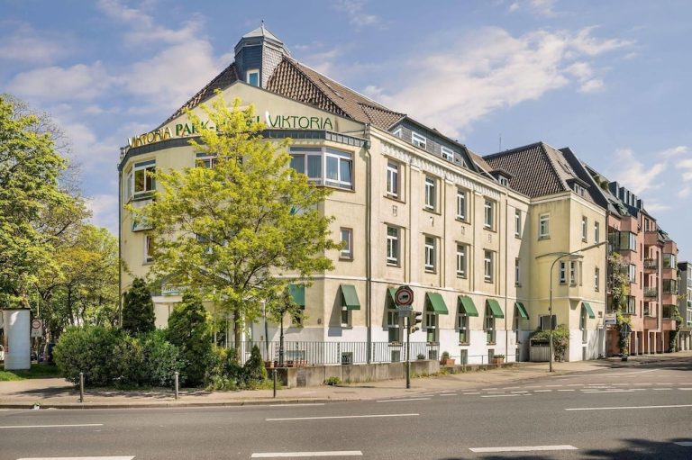 Volo + Hotel Milano - Dusseldorf - Hotel VIKTORIA Düsseldorf-Neuss - Self Check-In da 474.61€