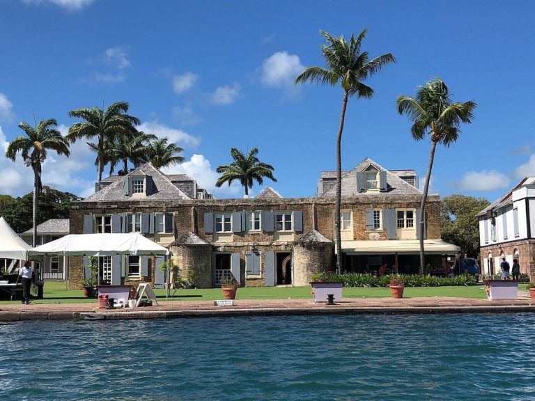 Volo + Hotel Milano - Freetown - Copper and Lumber Store Hotel da 1189.71€