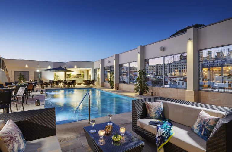 Volo + Hotel Milano - Gibilterra - The Eliott Hotel da 676.27€