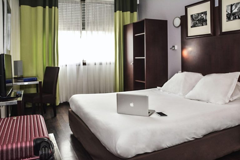 Volo + Hotel Milano - Ginevra - Hôtel Du Centre Annemasse da 414.3€