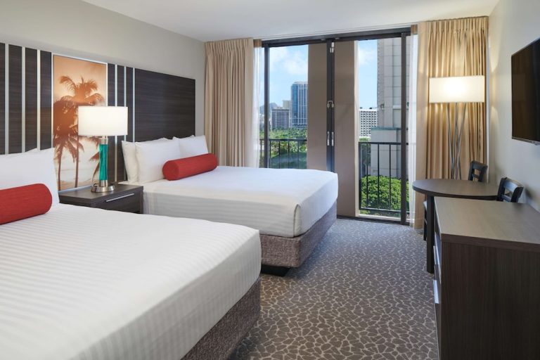 Volo + Hotel Napoli - Honolulu - Aqua Palms Waikiki da 1612.3€