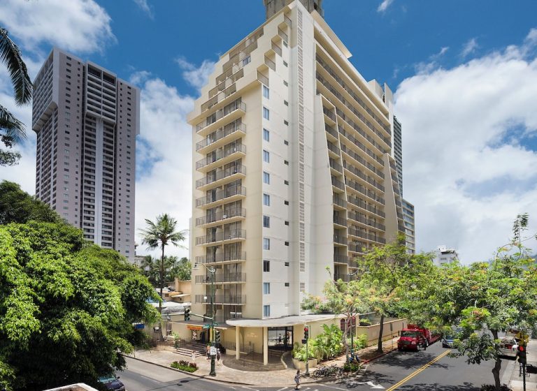 Volo + Hotel Milano - Honolulu - Ohia Waikiki Studio Suites da 1426.47€