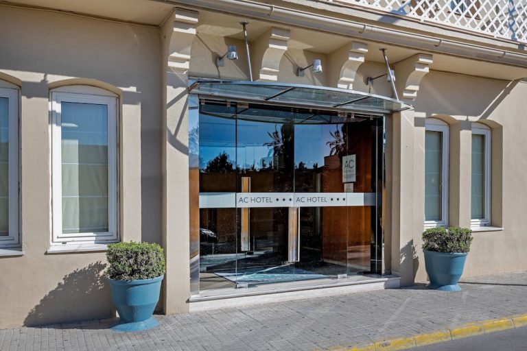 Volo + Hotel Milano - La Línea de la Concepción - AC Hotel La Línea by Marriott da 363.82€