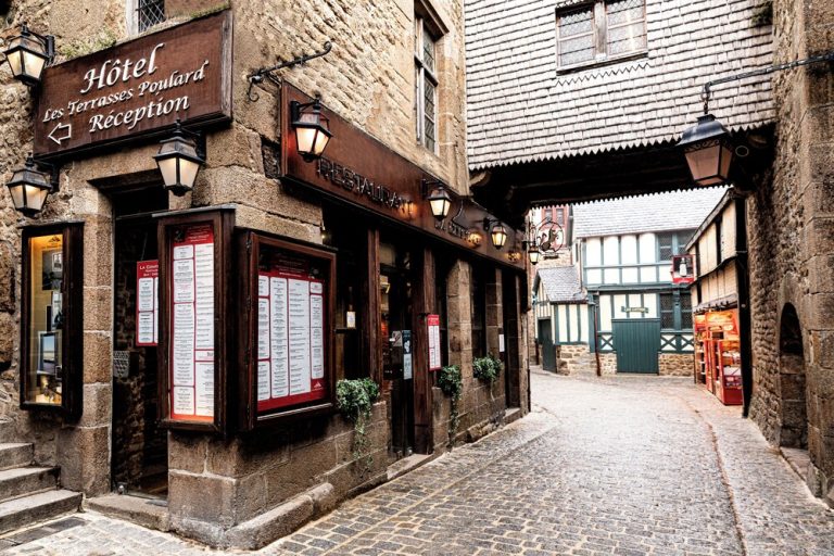 Volo + Hotel Milano - Le Mont-Saint-Michel - La Confiance da 593.05€