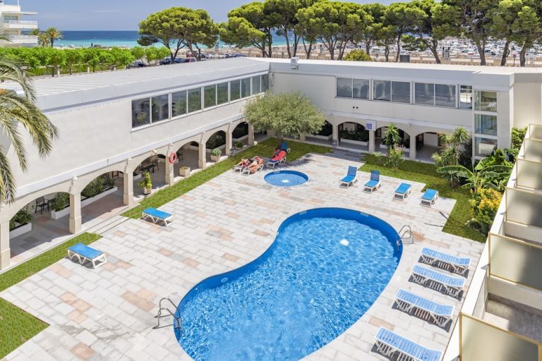 Volo + Hotel Milano - Miami Platja - 4R Meridià Mar da 145.4€