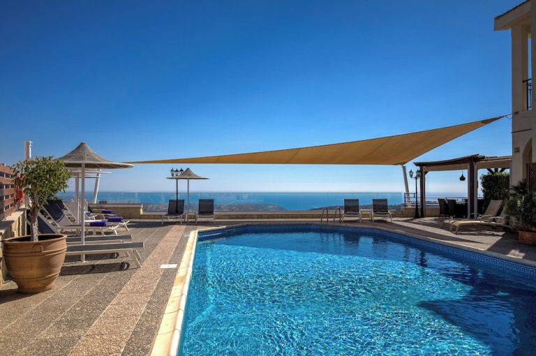 Volo + Hotel Milano - Pissouri - Hill View Hotel Apartments da 499.44€
