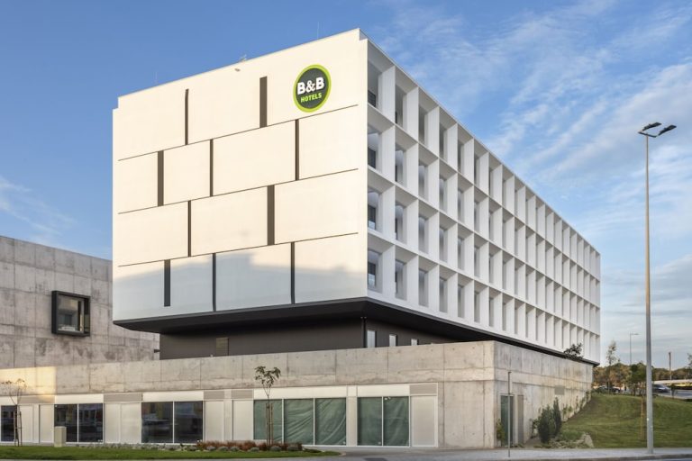 Volo + Hotel Milano - Póvoa de Varzim - B&B HOTEL Vila do Conde da 658.48€