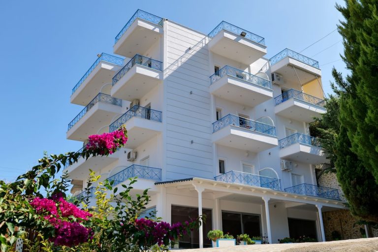 Volo + Hotel Milano - Riviera Albanese - Miracle Apartments Saranda da 71.72€