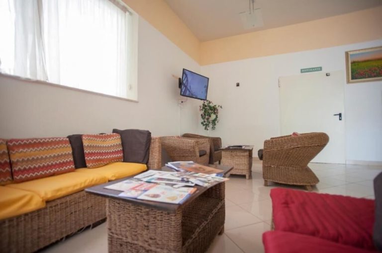 Volo + Hotel Milano - Riviera Romagnola, Mare Italia - Villa Silvie Rose da 313.45€