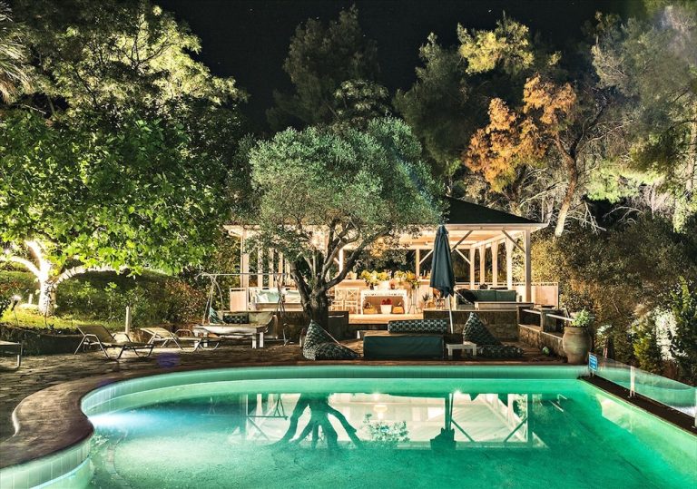 Volo + Hotel Milano - Sani Beach - Sanidiamonds da 321.91€