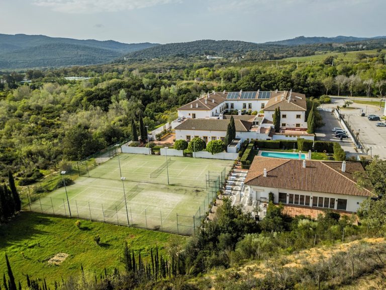 Volo + Hotel Milano - Sotogrande - AZZ Castellar Hacienda El Alcornocal da 480.64€