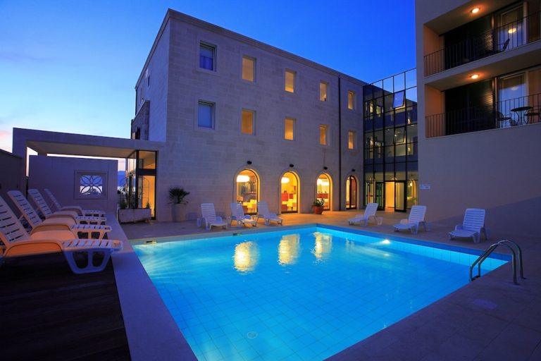 Volo + Hotel Milano - Splitska, Brazza - Hotel Lipa da 382.15€