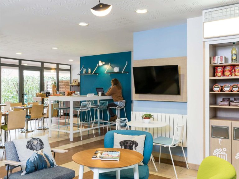 Volo + Hotel Milano - Versailles - Aparthotel Adagio Access Paris Clamart da 319.36€