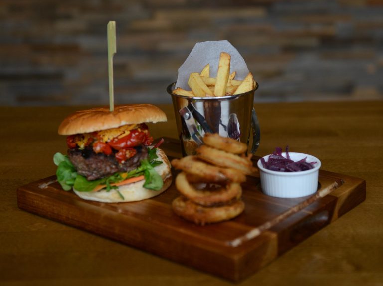 Volo + Hotel Napoli - Fort William - Moorings Hotel da 747.35€