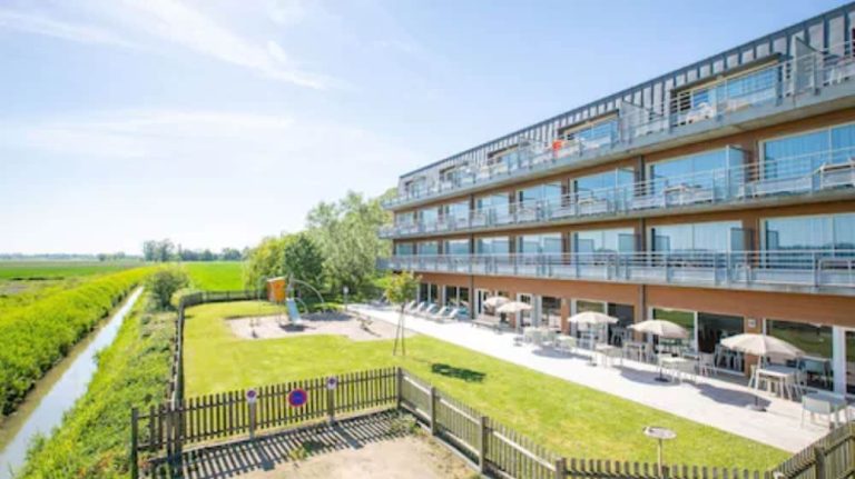 Volo + Hotel Napoli - Le Mont-Saint-Michel - Vacancéole - Le Domaine du Mont - Mont St Michel da 491.55€