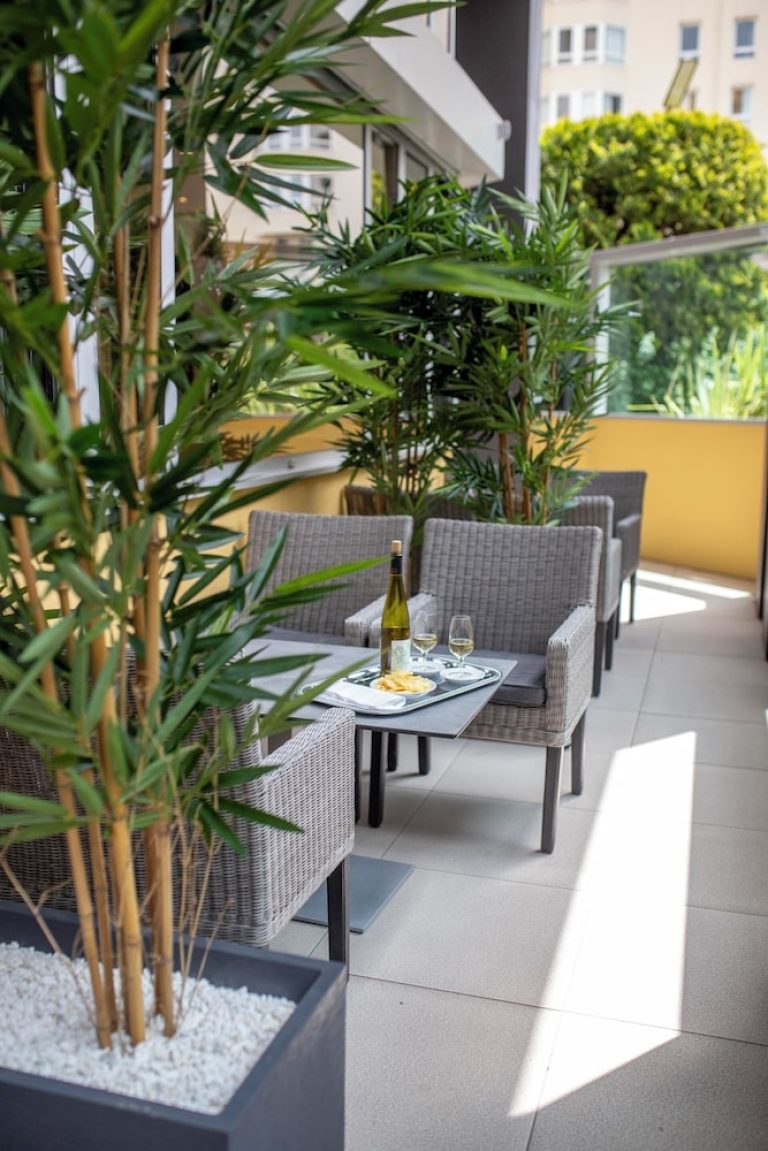 Volo + Hotel Napoli - Lourdes - Hôtel Paradis da 555.72€