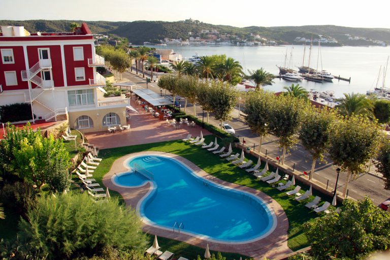 Volo + Hotel Napoli - Mahon - Senator Port Maó da 577.91€