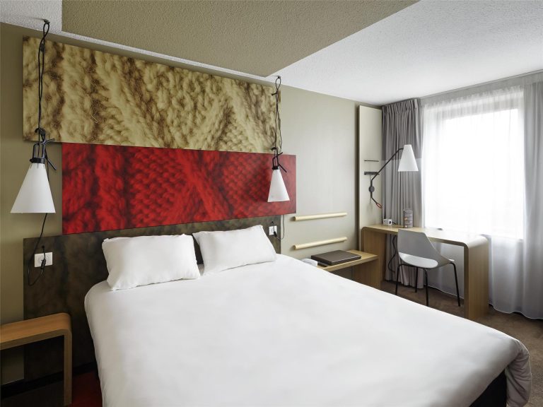 Volo + Hotel Napoli - Marne-La-Vallee - ibis Marne La Vallee Champs-sur-Marne da 309.55€