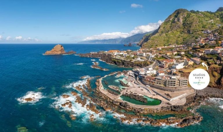 Volo + Hotel Napoli - Porto Moniz - Studios by Aqua Natura Hotels da 771.3€