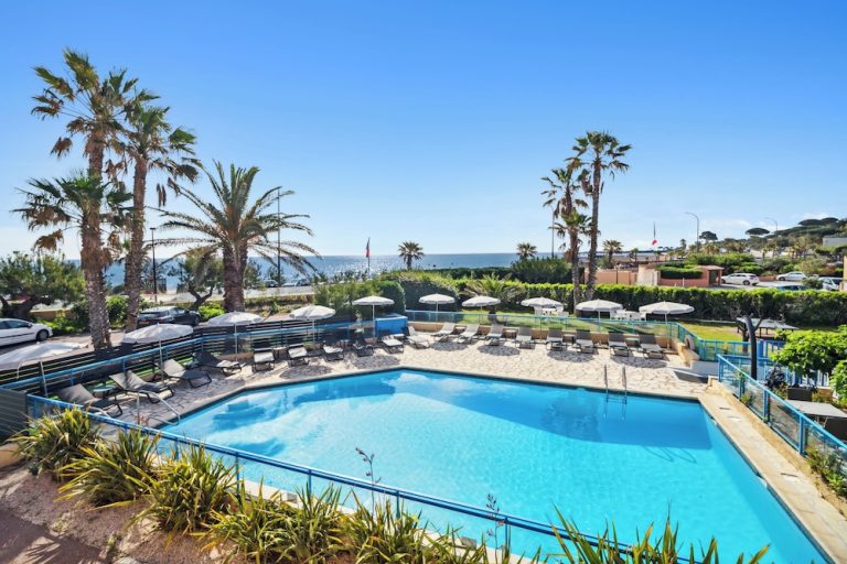 Volo + Hotel Napoli - Saint-Tropez - Hôtel La Nartelle da 448.32€