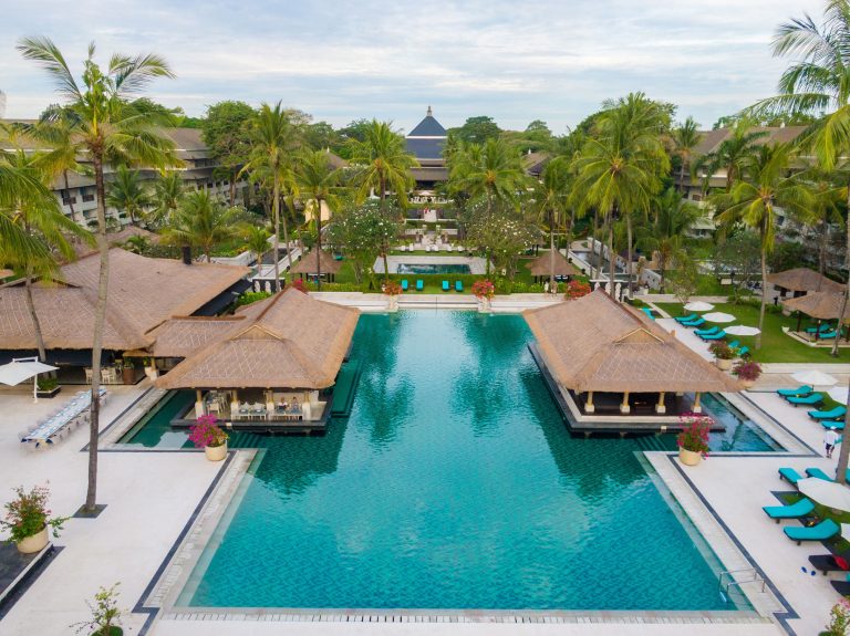 Volo + Hotel Napoli - Uluwatu - InterContinental Hotels BALI RESORT by IHG da 1832.42€