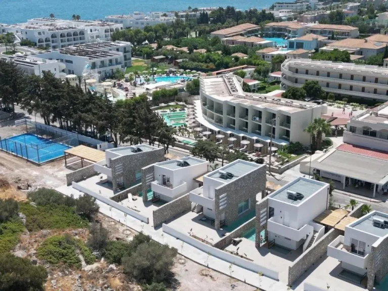 DELFINIA   VILLA MARE RESORT a Rodi, Grecia: Soggiorno+Volo+Trasferimento - 7 notti da 1210€