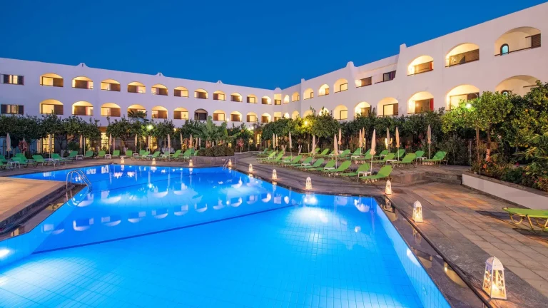 MALIA HOLIDAYS HOTEL - CRETA - HERAKLION a Creta, Grecia: Soggiorno+Volo+Trasferimento - 7 notti da 953€