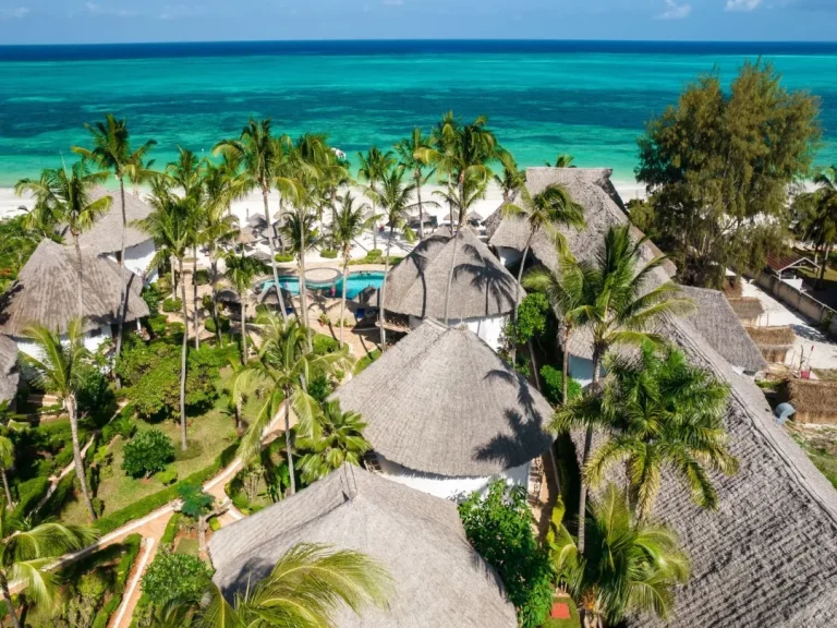 SAFARI IN TANZANIA & MARE AL WARIDI BEACH RESORT a Zanzibar, Zanzibar: Soggiorno+Volo+Trasferimento - 8 notti da 2528€