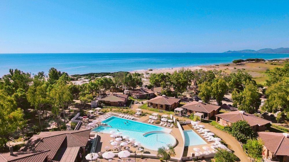Volo + Hotel Lamezia Terme - Costa Rei - Tiliguerta Glamping&Camping Village da 2157.22€